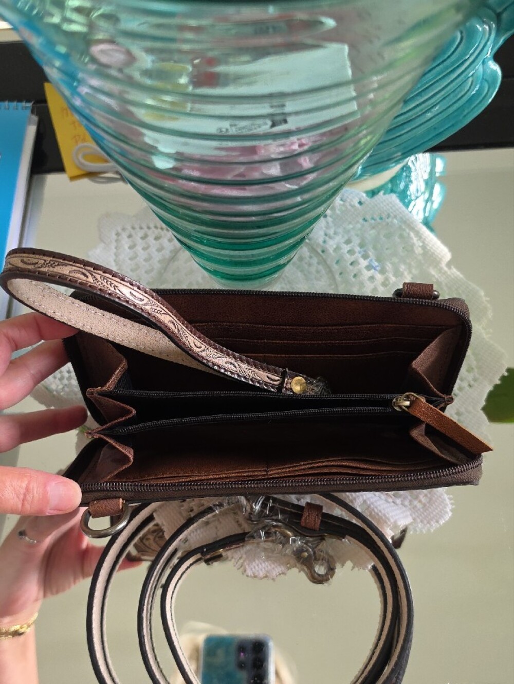 Wrangler Brown and White Tooled Leather Cowhide Wristlet And Crossbody - Picture 3 of 5